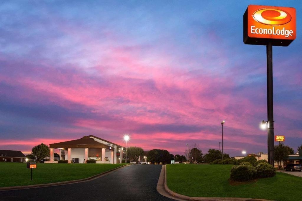Econo Lodge Madison Eksteriør billede