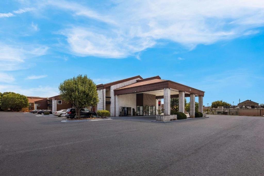 Econo Lodge Madison Eksteriør billede